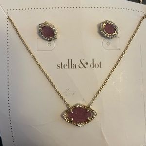 Stella and Dot pink necklace and earrings earrings.